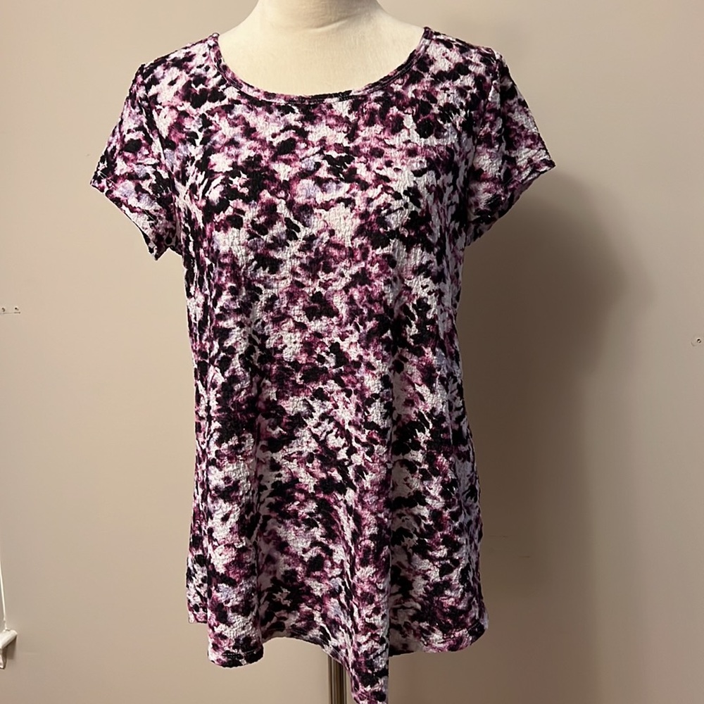 3 FOR $40 - Simply Vera Blouse. Size M
